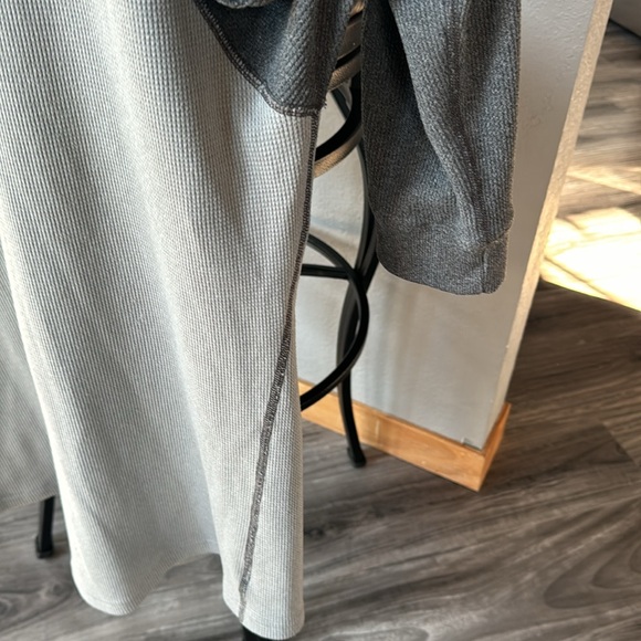 Under Armour long sleeve shirt - Picture 4 of 7